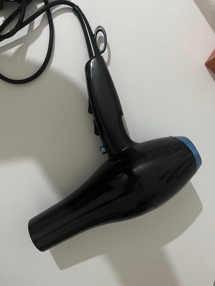 Siyah Saç Kurutma Makinesi - Görsel 2