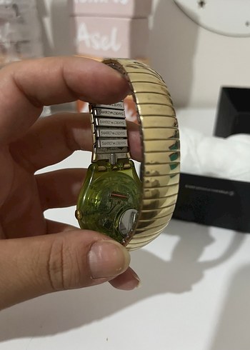 Swatch Parlak Altın Renkli Kadın Kol Saati