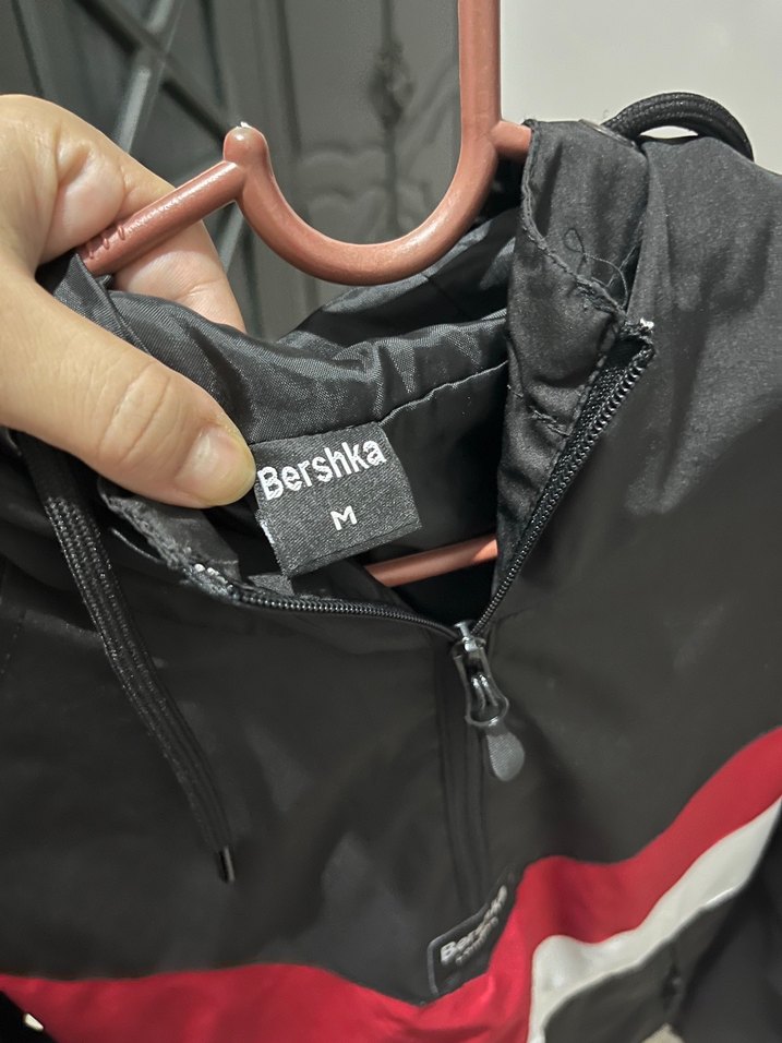 Kadın Siyah Kapüşonlu Rüzgarlık Ceket - Görsel 3