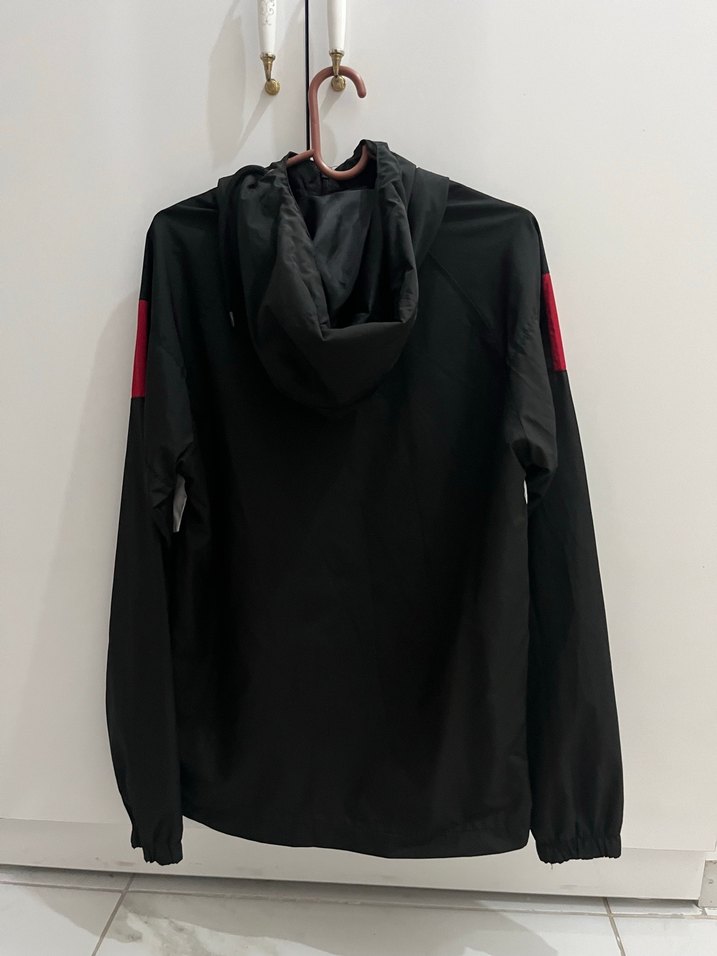 Kadın Siyah Kapüşonlu Rüzgarlık Ceket - Görsel 2