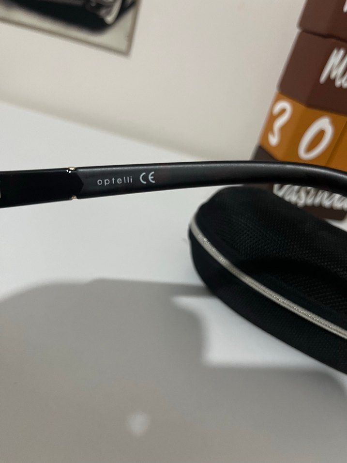 Siyah Minimalist Kadın Güneş Gözlüğü - Görsel 4