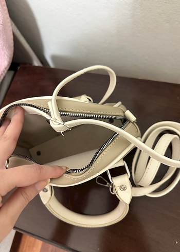 Bej Deri Fermuarlı Kadın Çanta - Görsel 4