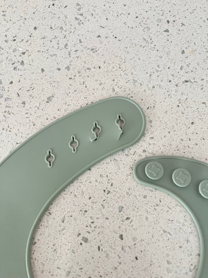 Ayarlanabilir Yeşil Bebek Önlüğü - Görsel 2