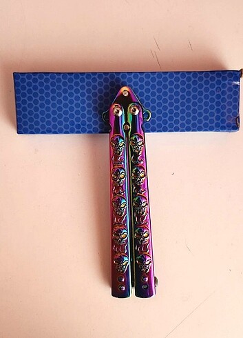 Benchmade Gökkuşağı Kuru Kafa Kelebek 
