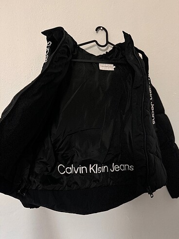 m Beden siyah Renk Calvin Klein Kapüşonlu Kadın Şişme Mont - Su geçirmez kumaş.