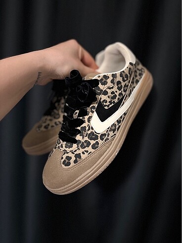 Leopar desenli sneakers