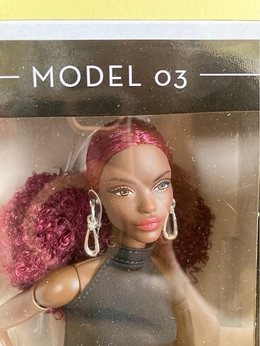 ???? barbie basic 03 kutulu