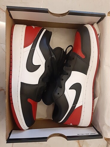 35,5 Beden NİKE AİR JORDAN LOW 1 (ORİJİNAL) 35.5 Kadın