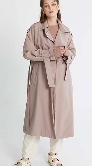 Trençkot 36 beden oversize kalıp 38-40 bedene kadar olur