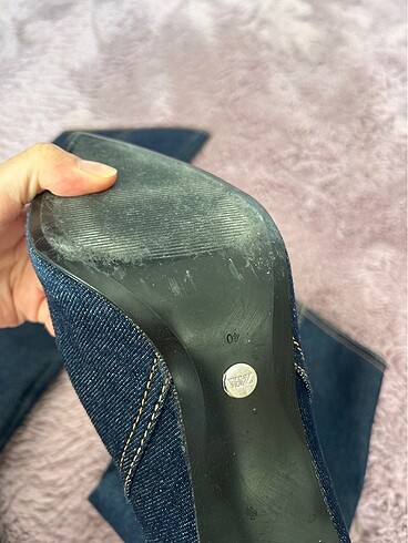 Zara Altı fena halde ama 2kez giyildi 38,5 giyiyorum 40 aldım
