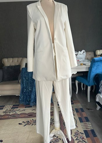 Beyaz Düğmeli Kadın Uzun Ceket - Görsel 11