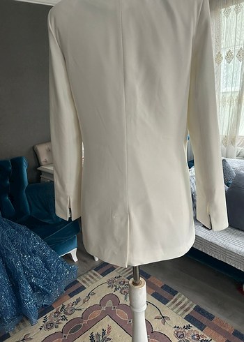 Beyaz Düğmeli Kadın Uzun Ceket - Görsel 3
