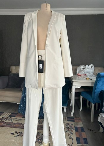 Beyaz Düğmeli Kadın Uzun Ceket - Görsel 9