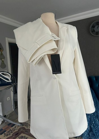 Beyaz Düğmeli Kadın Uzun Ceket - Görsel 5