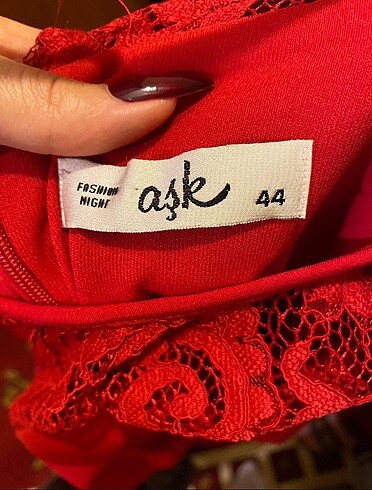 44 Beden Kırmızı Elbise