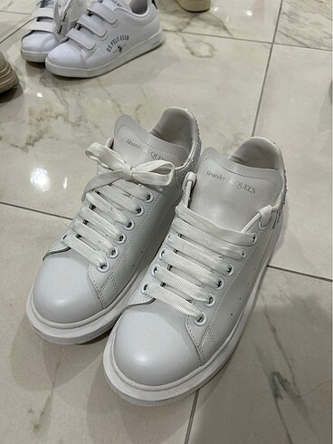 Alexender McQUEEN