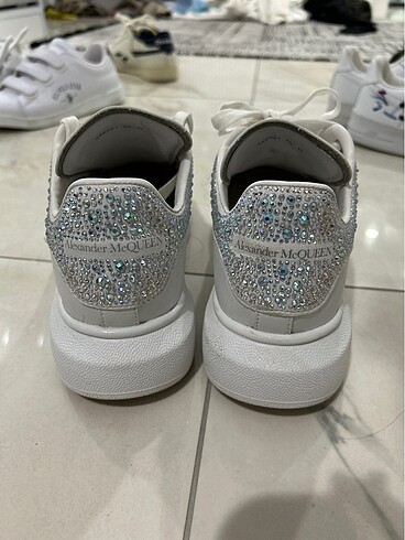 Alexander McQueen Alexender McQUEEN