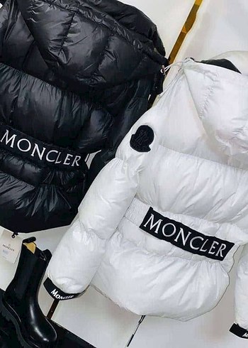 m Beden Siyah Moncler Kapüşonlu Erkek Mont