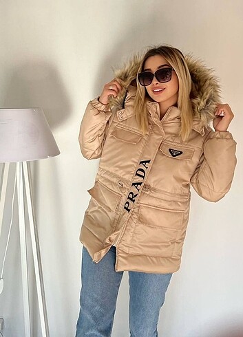 Prada kürklü mont