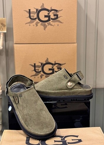 UGG sandalet