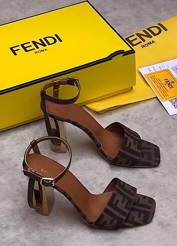 Fendi klasik ayakkabi