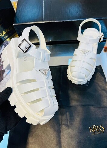 37 Beden beyaz Renk Prada sandalet