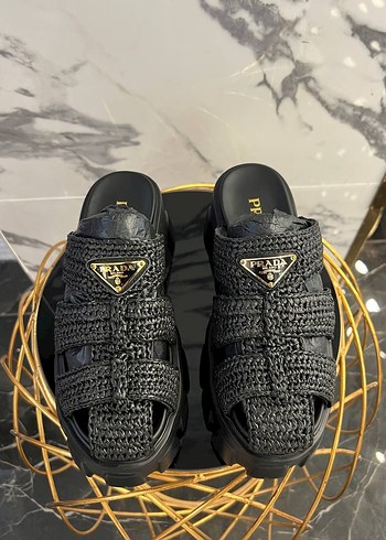 Prada Siyah Örgü Detaylı Sandalet