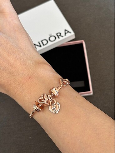 Pandora Pandora Moments Trok Örgülü Bileklik ve 4 adet Charm