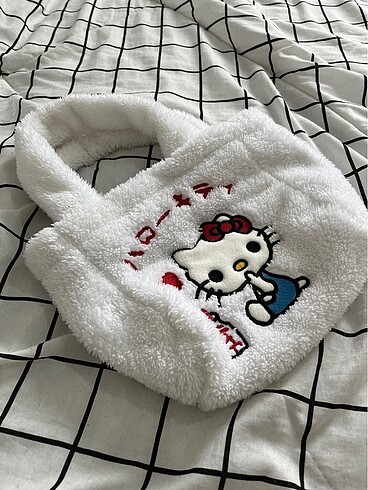 hello kitty çanta????