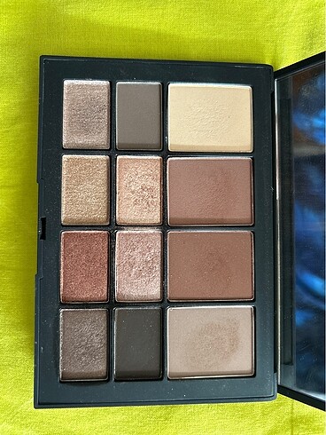  Beden Renk NARS skin deep palet