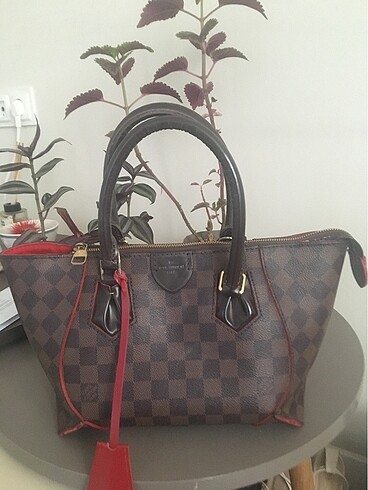 Louis Vuitton çanta