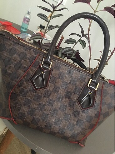 Beden kahverengi Renk Louis Vuitton çanta