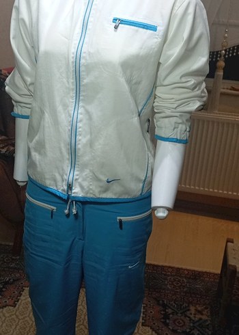 Nıke orjinal  .Mavi Kadın Spor Takımı, Bol Kesim, Kemerli - Görsel 6