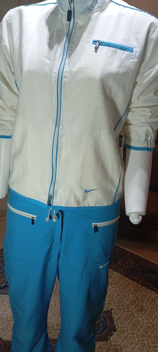 Nıke orjinal  .Mavi Kadın Spor Takımı, Bol Kesim, Kemerli - Görsel 4