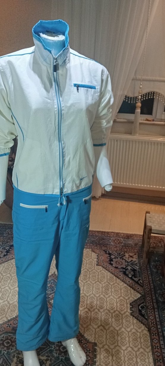 Nıke orjinal  .Mavi Kadın Spor Takımı, Bol Kesim, Kemerli - Görsel 3