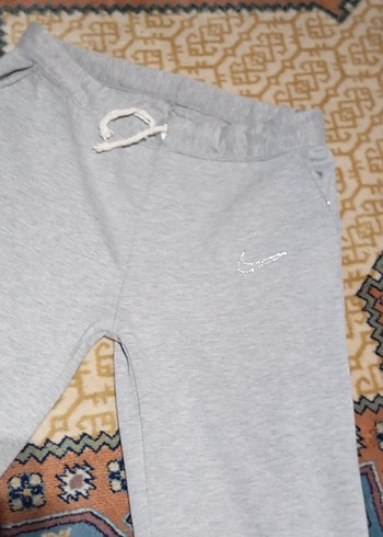 NIKE İŞLEMELİ Gri Kadın Rahat Kesim Eşofman Altı - Görsel 5