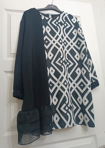 TESETTÜR TUNİK TESETTÜR GİYİM
Uzun Kollu, Desenli Siyah tunik - Görsel 2