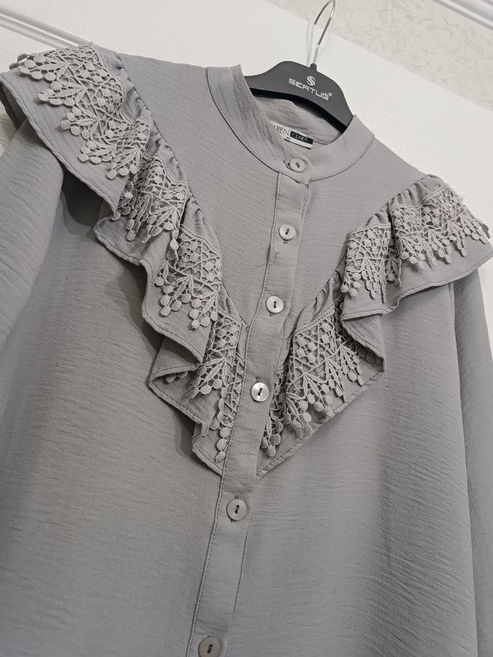 TESETTÜR TUNİK TESETTÜR GİYİM 
Gri Uzun Kollu Fırfırlı  Tunik - Görsel 2