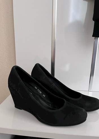 Siyah Dolgu Topuklu Kadın Stiletto
