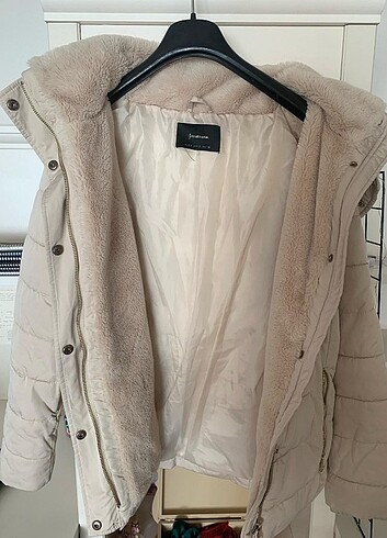 Stradivarius Stradivarius mont çok az giyildi