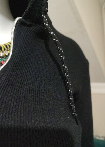 Siyah Kapüşonlu Yüksek Yaka Kadın Sweatshirt - Görsel 4