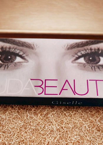 Huda Beauty 3D Profesyonel Giselle D114 Takma Kirpik - Görsel 2