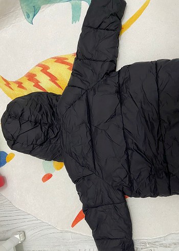 4 Yaş Beden Siyah Kapüşonlu Erkek Çocuk Mont