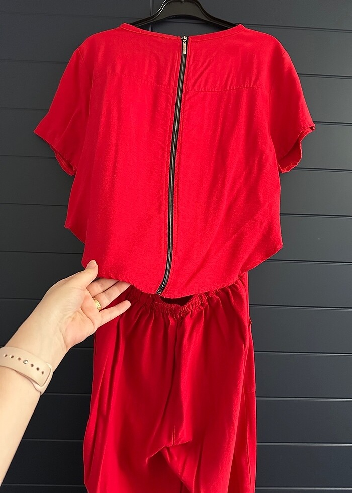 Zara Kırmızı detaylı tulum - Görsel 3