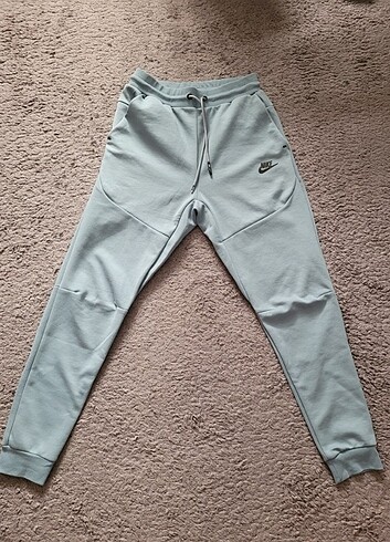 Nike tech fleece alt