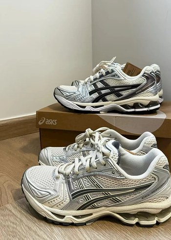 Asics Ayakkabı
