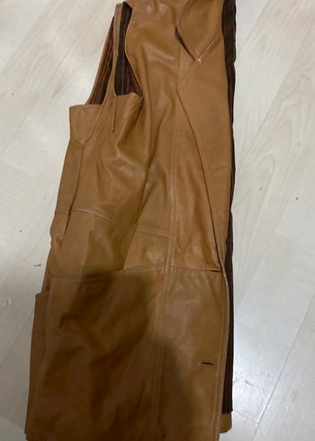 Deri Düğmeli Bej Deri Kolsuz Ceket - Görsel 3