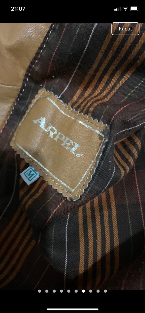 Deri Düğmeli Bej Deri Kolsuz Ceket - Görsel 2