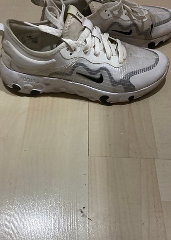 Nike Beyaz Elastik Bağcıklı Spor Ayakkabı - Görsel 3