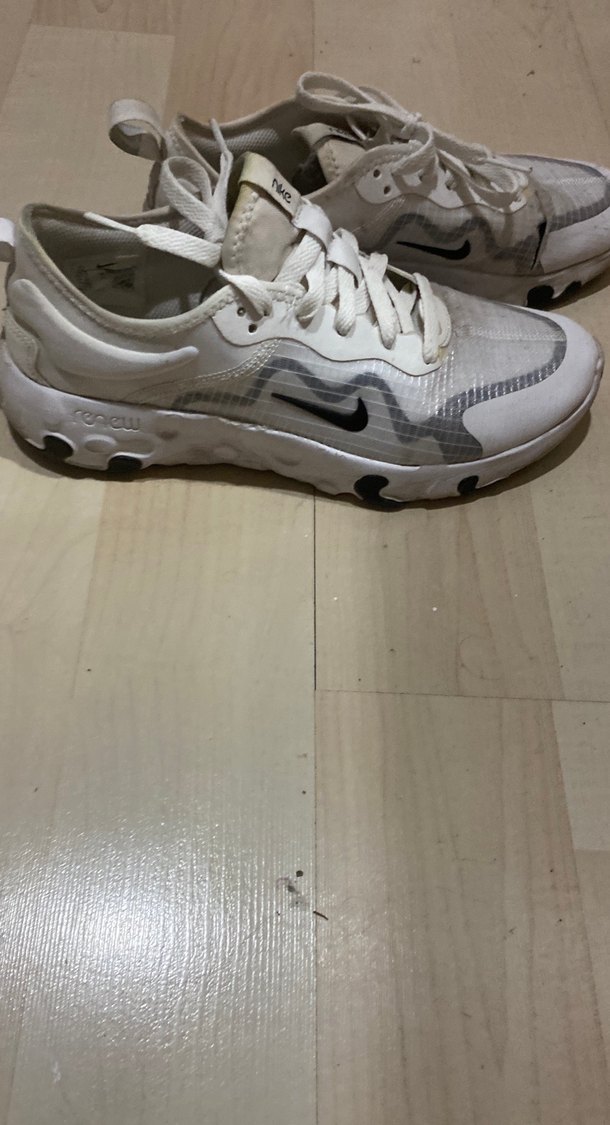 Nike Beyaz Elastik Bağcıklı Spor Ayakkabı - Görsel 3